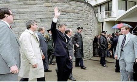 محاولة اغتيال رونالد ريغان رئيس أمريكا عام 1981م